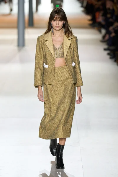 Look 27